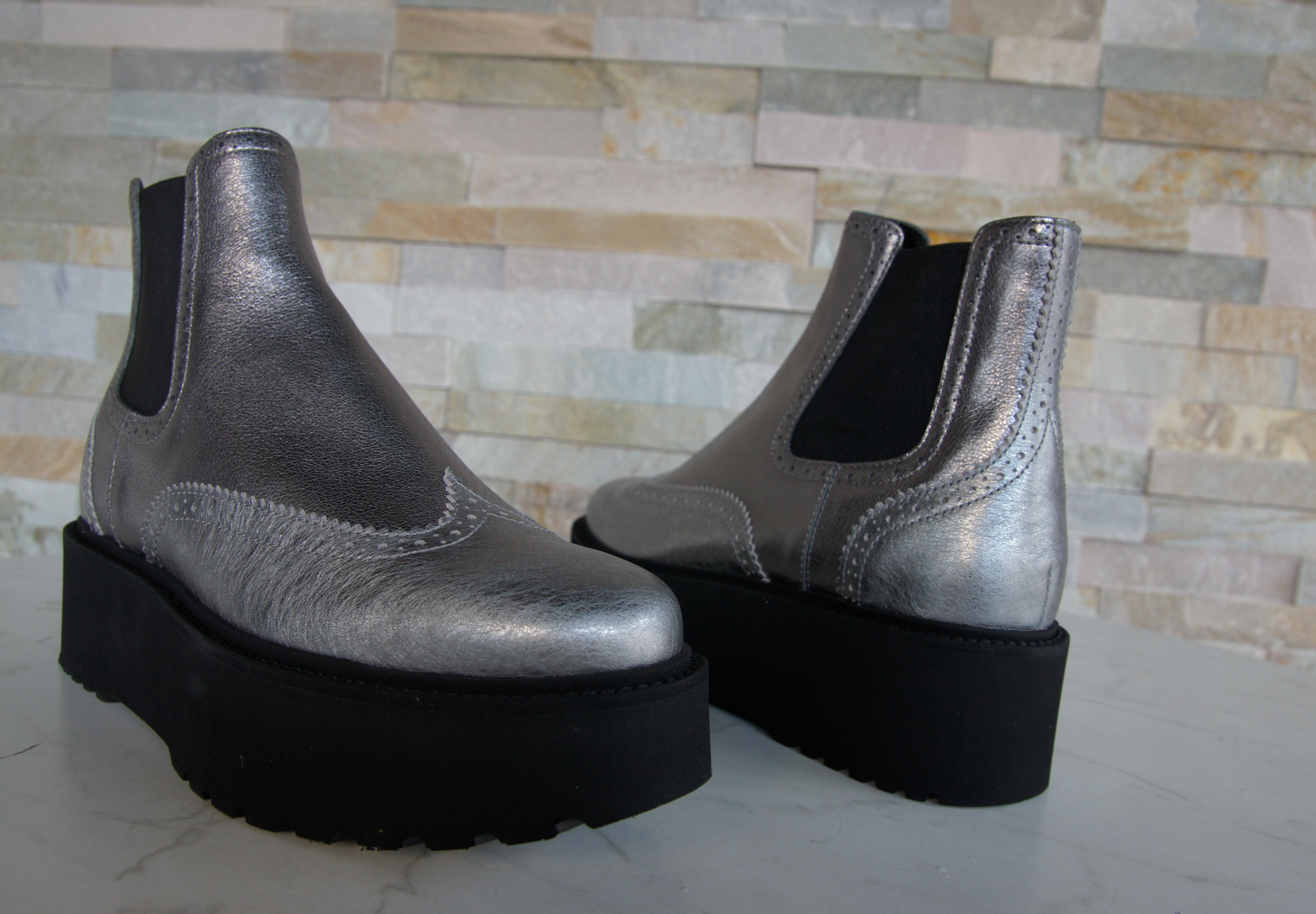 Hogan Plateau Chelsea Stiefeletten silber