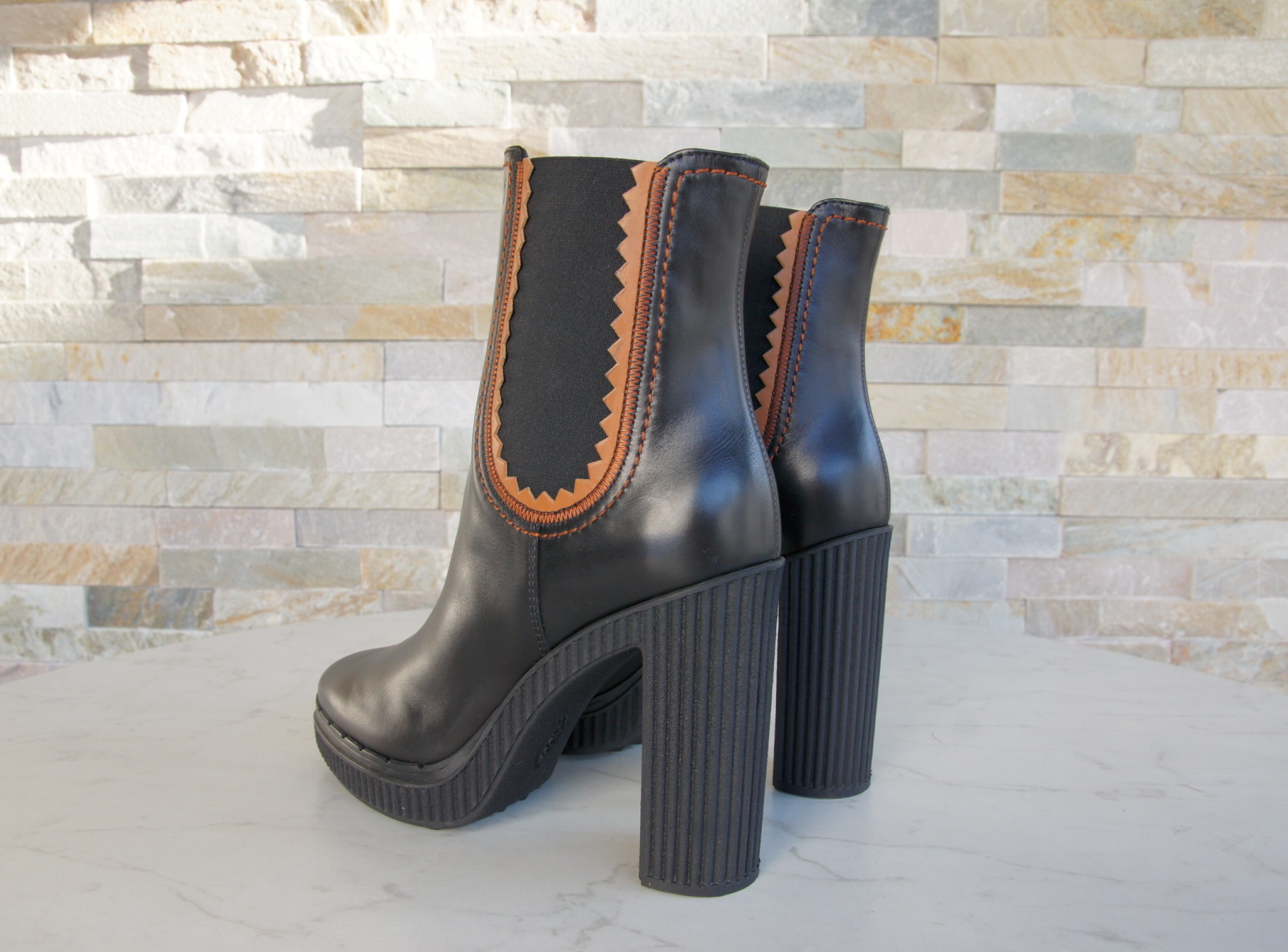 tod's ankle boots booties black biscuit