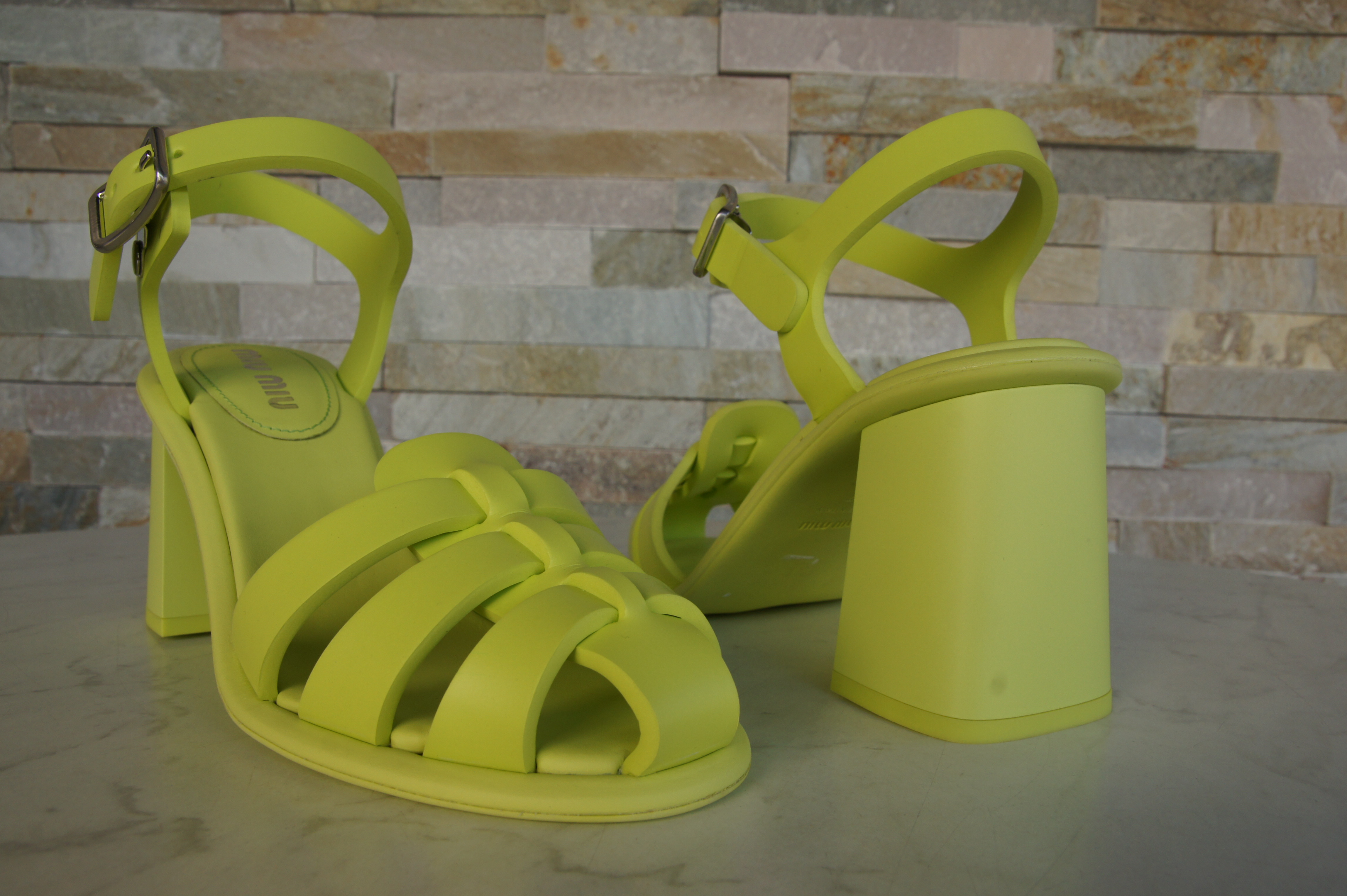 MIU MIU Sandaletten limone