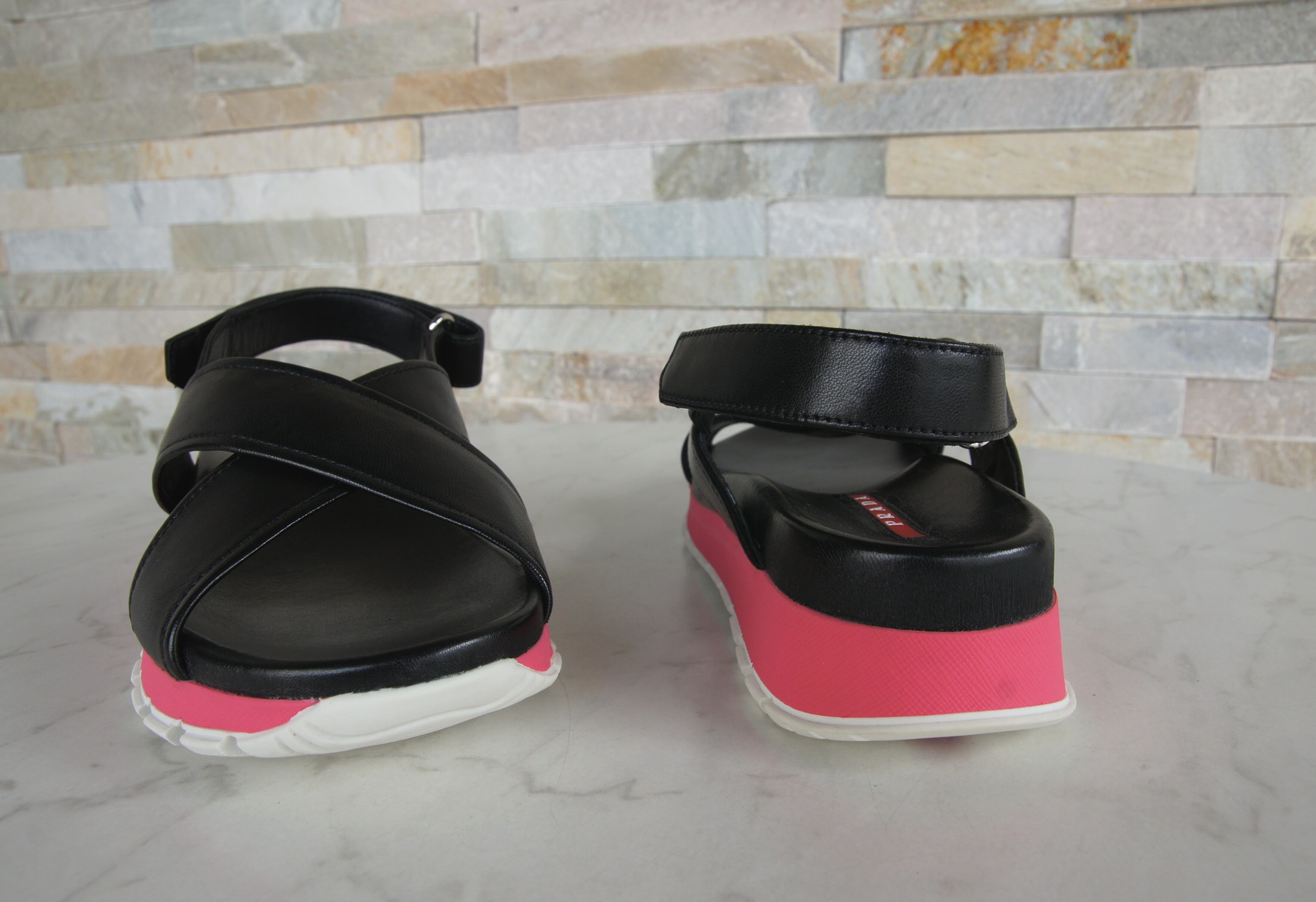 Prada Sandalen schwarz pink