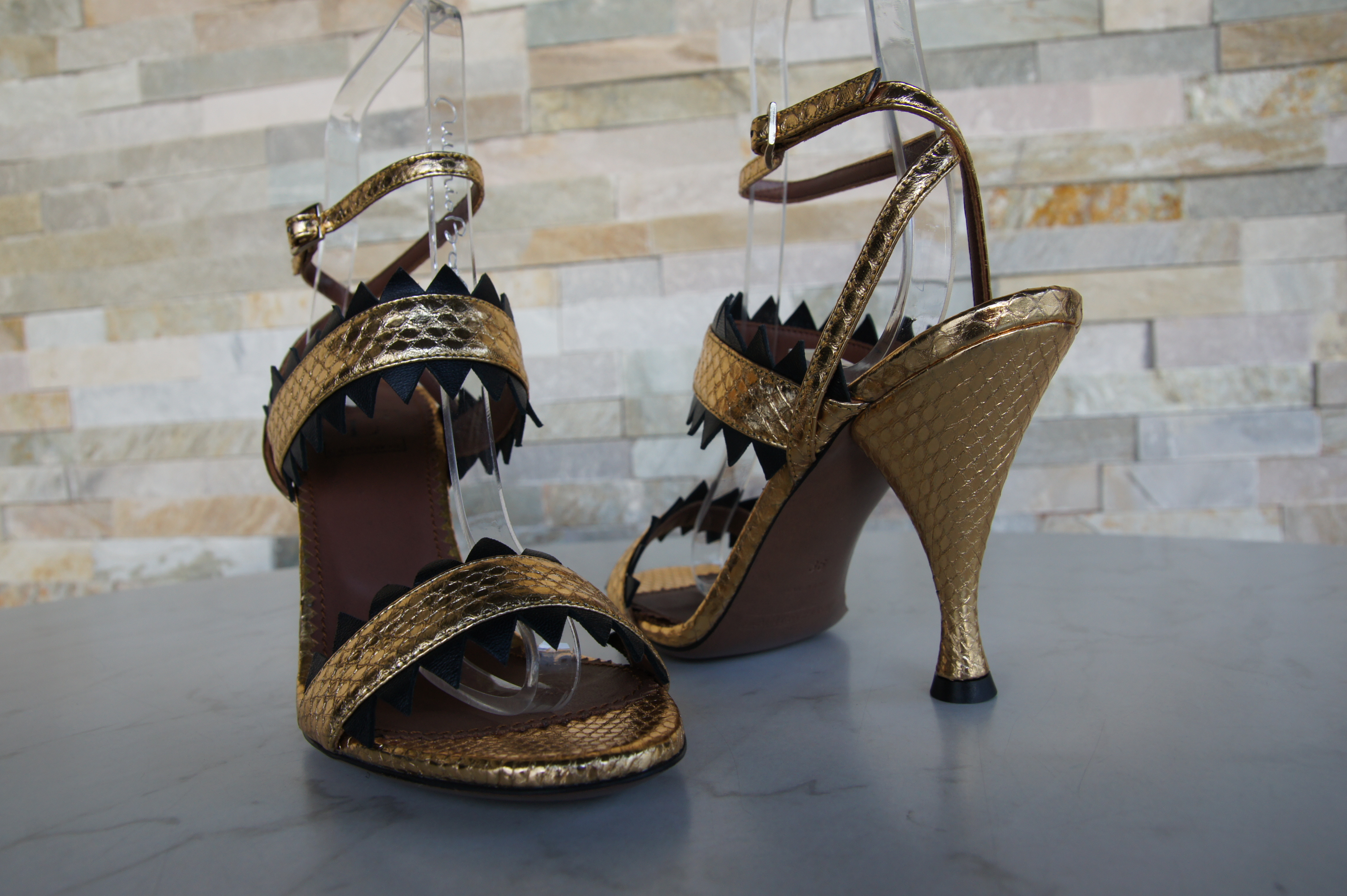 L'Autre Chose sandals snake gold black