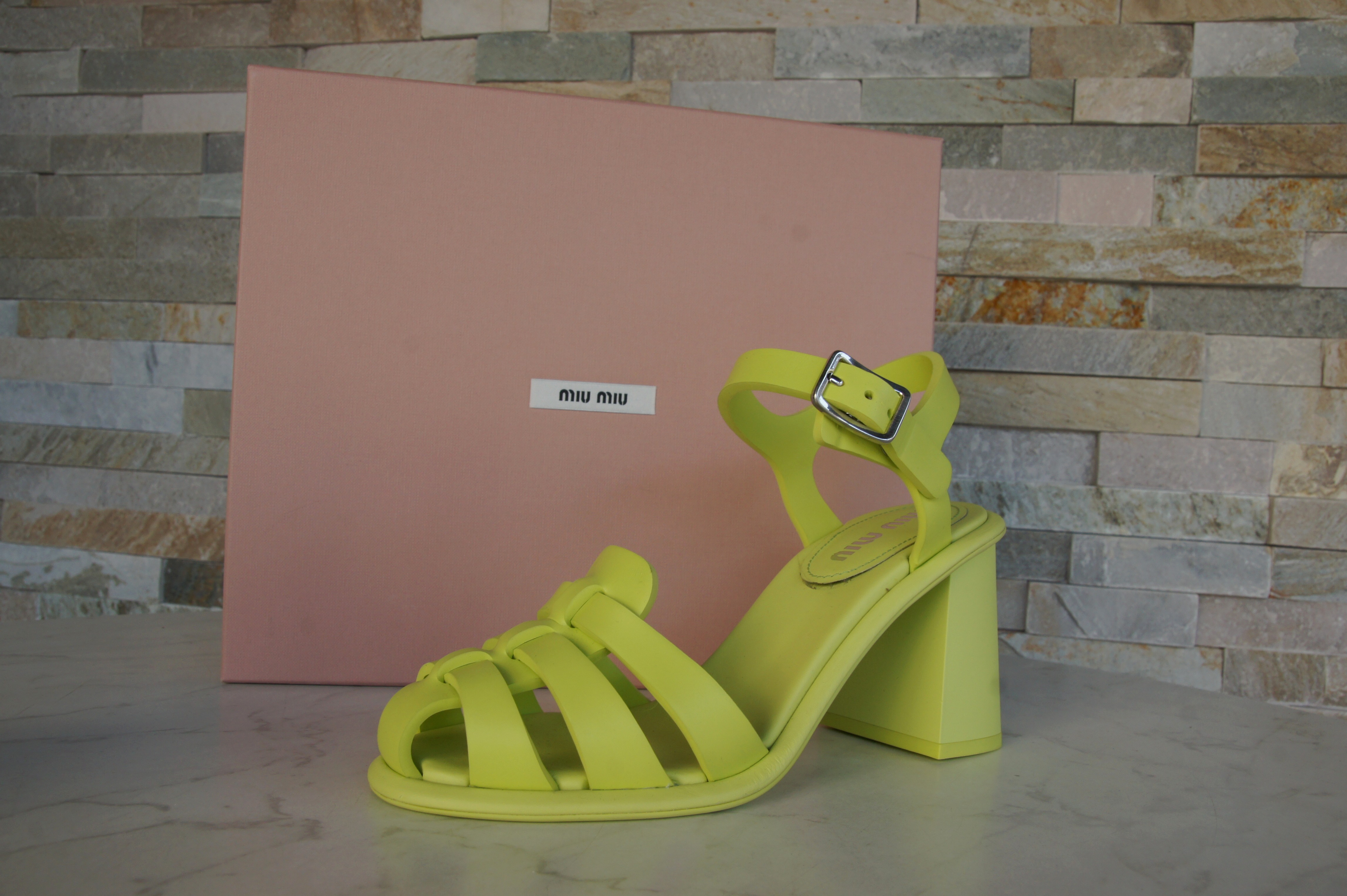 MIU MIU Sandaletten limone