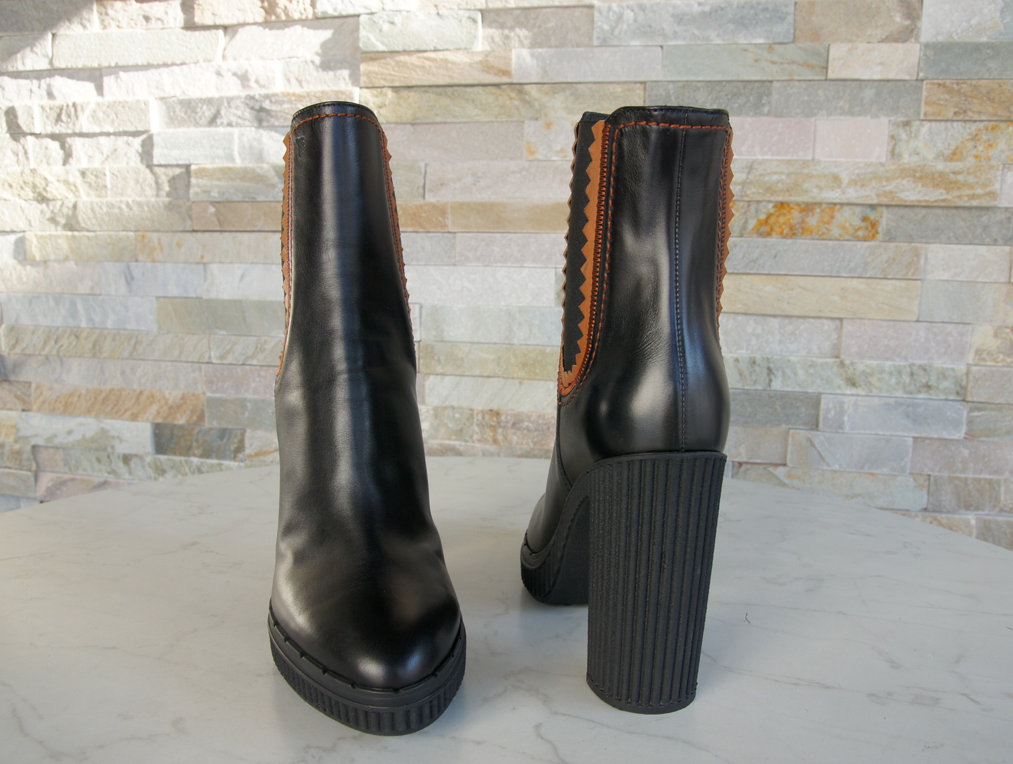 tod's ankle boots booties black biscuit