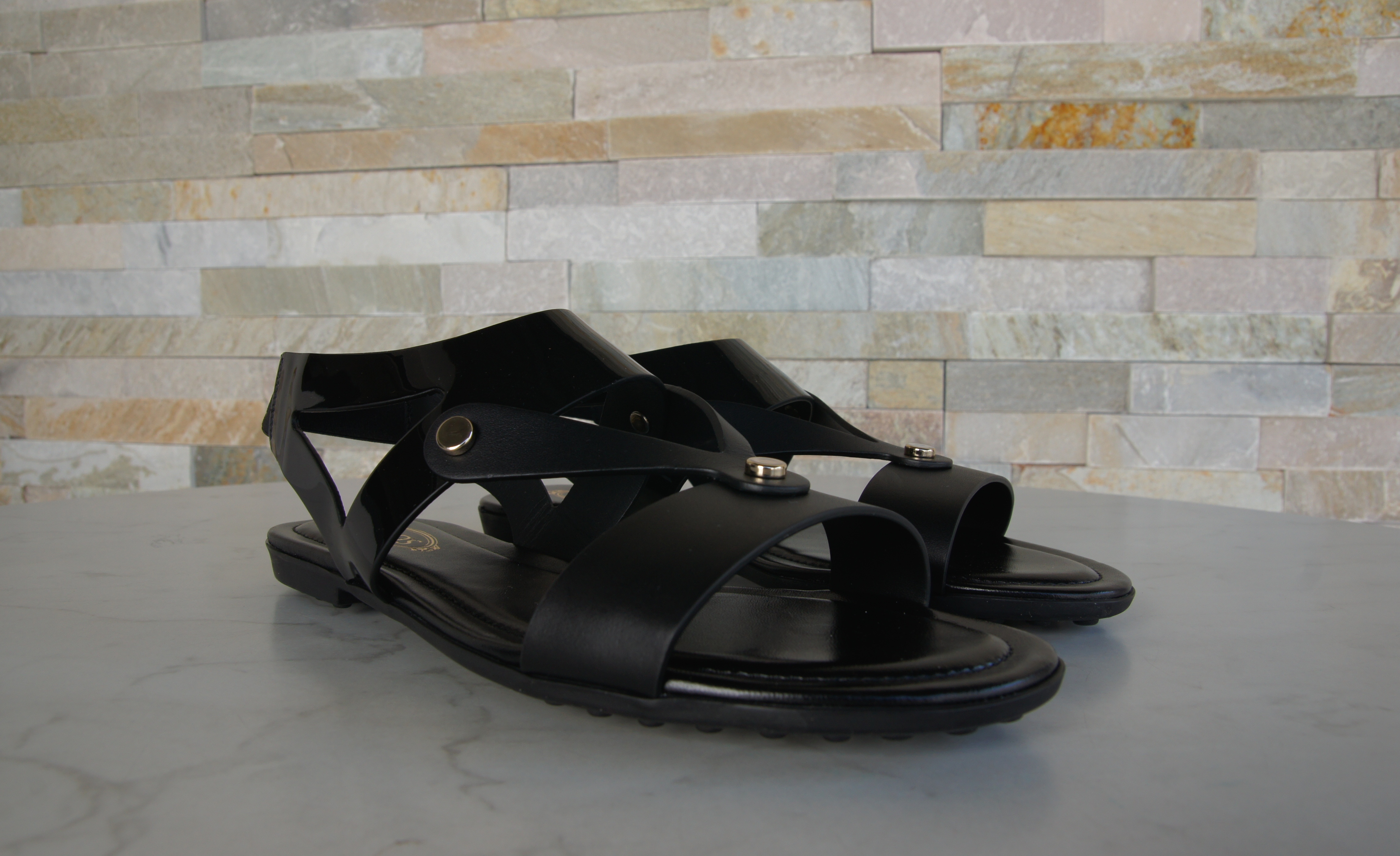 TOD'S Sandalen Lack schwarz