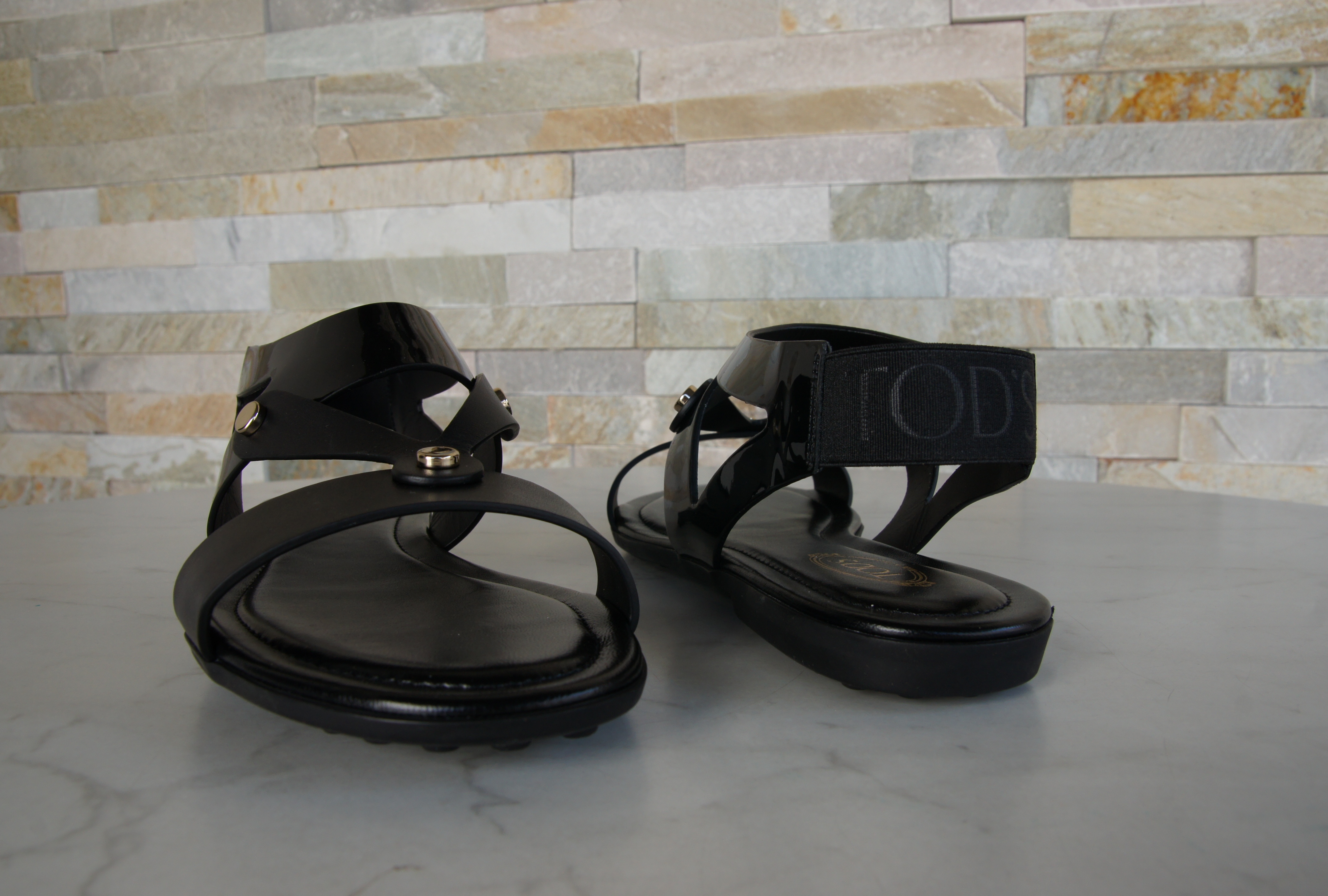 TOD'S Sandalen Lack schwarz