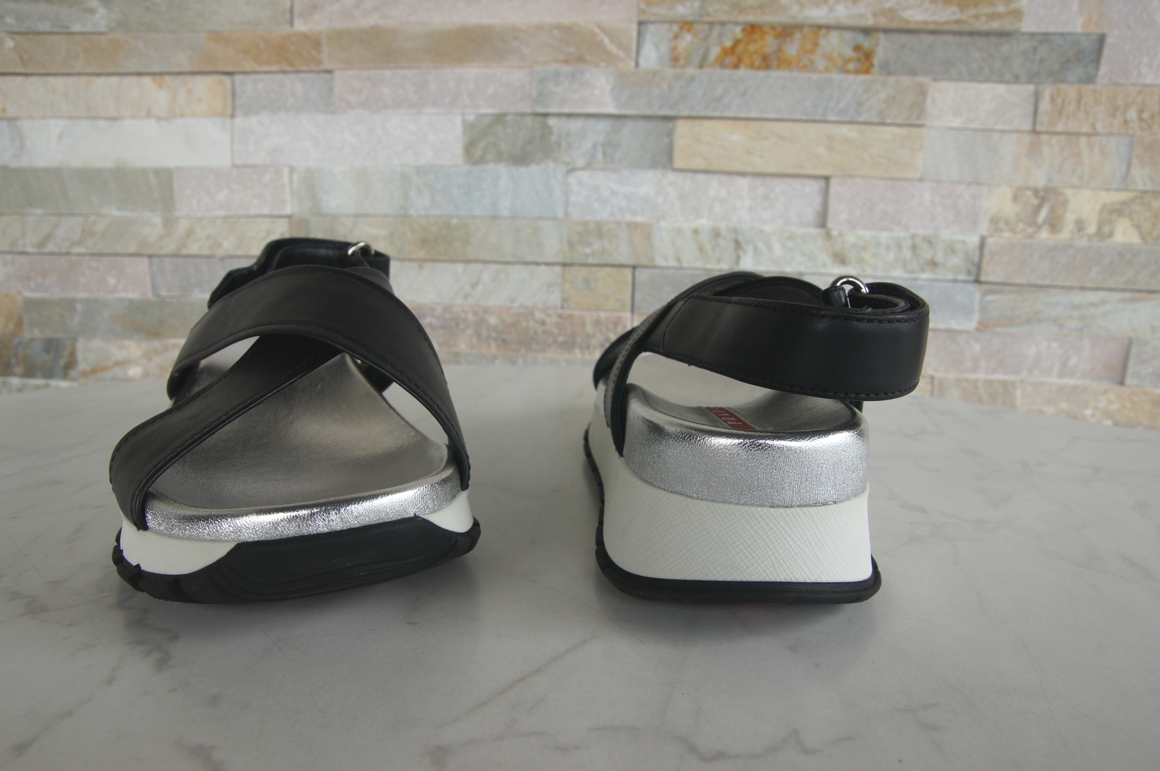 Prada Sandalen schwarz weiss