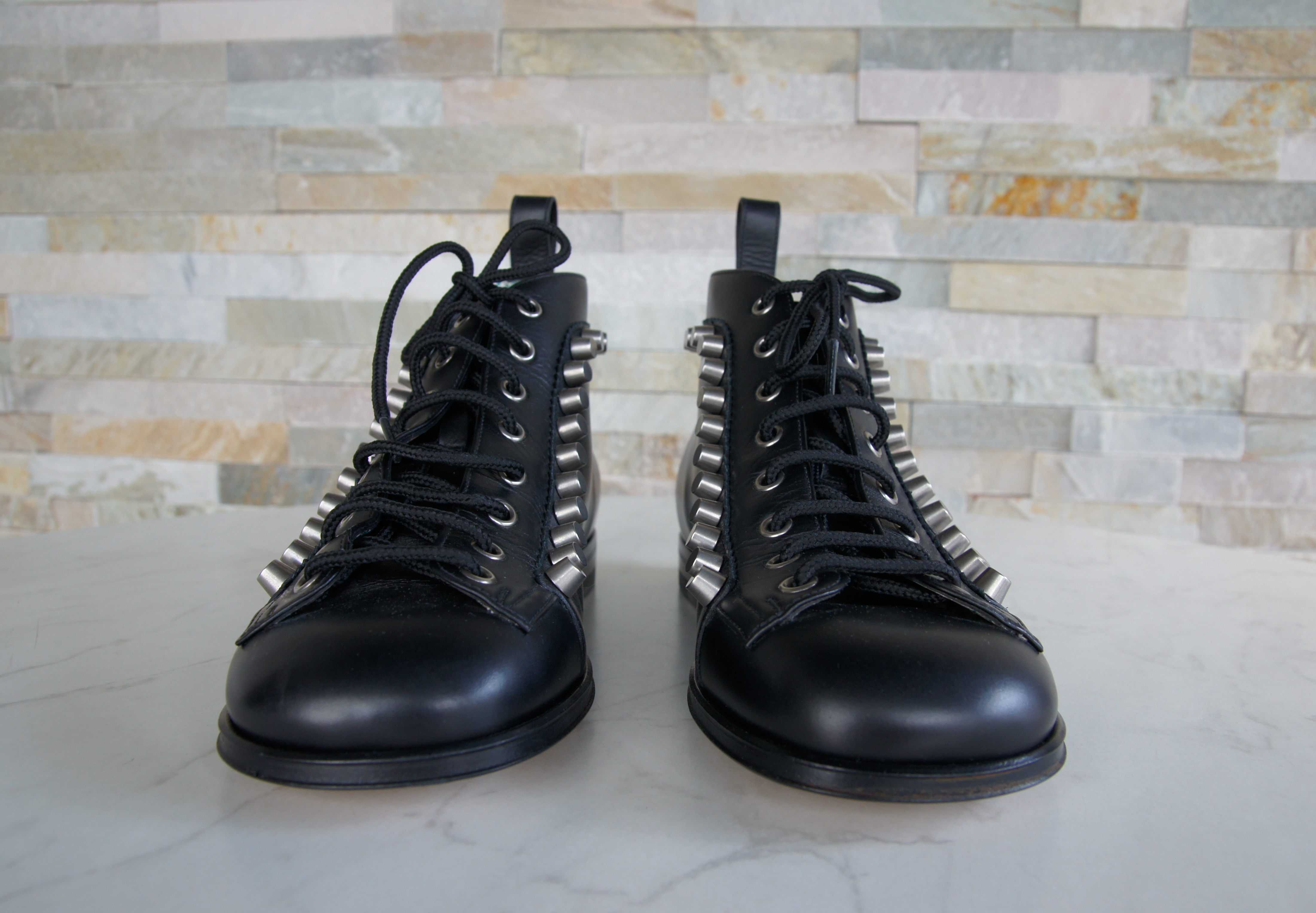 Gucci Stiefeletten Nieten schwarz