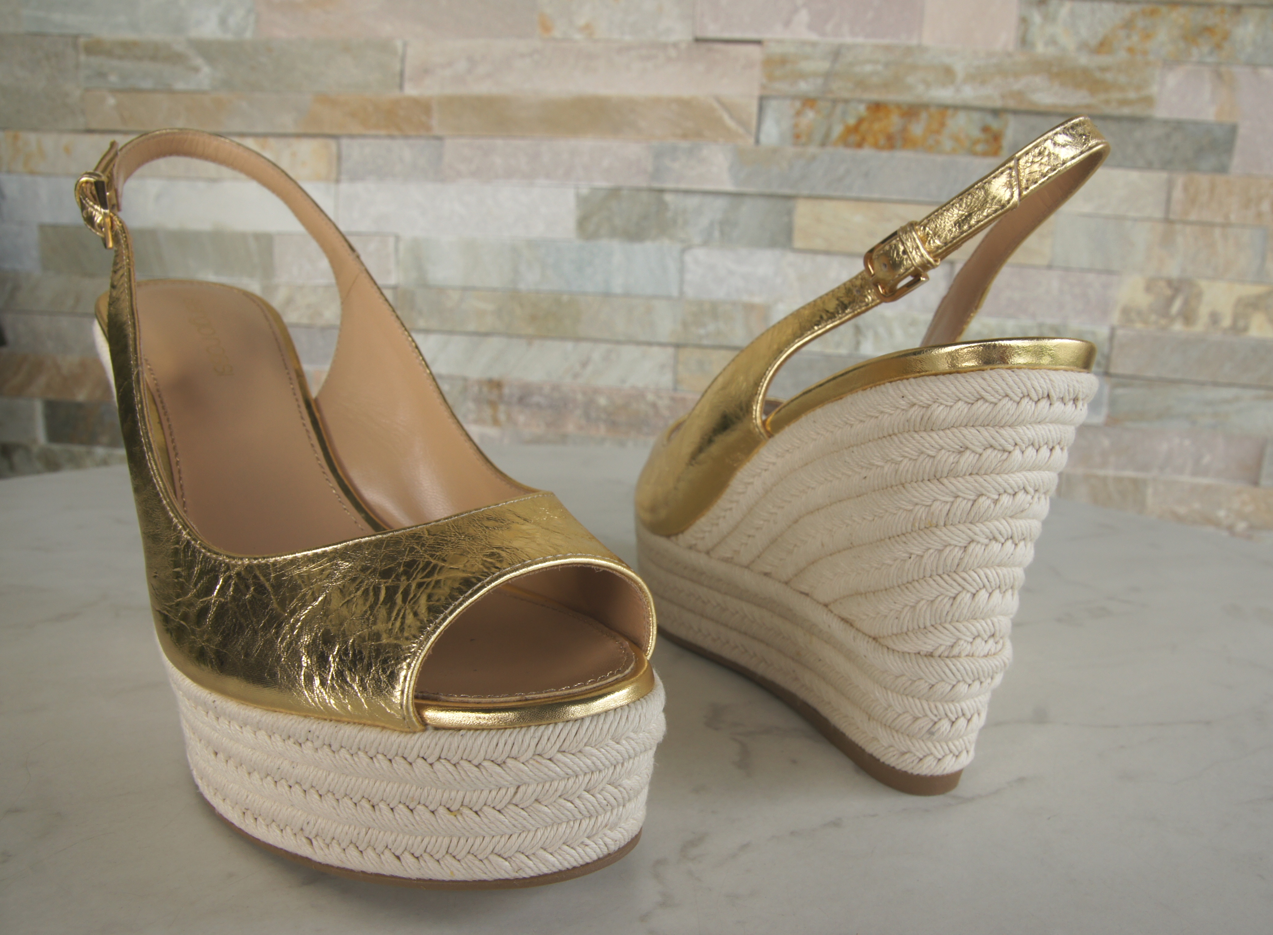 Sergio Rossi Plateau Sandaletten Wedges gold