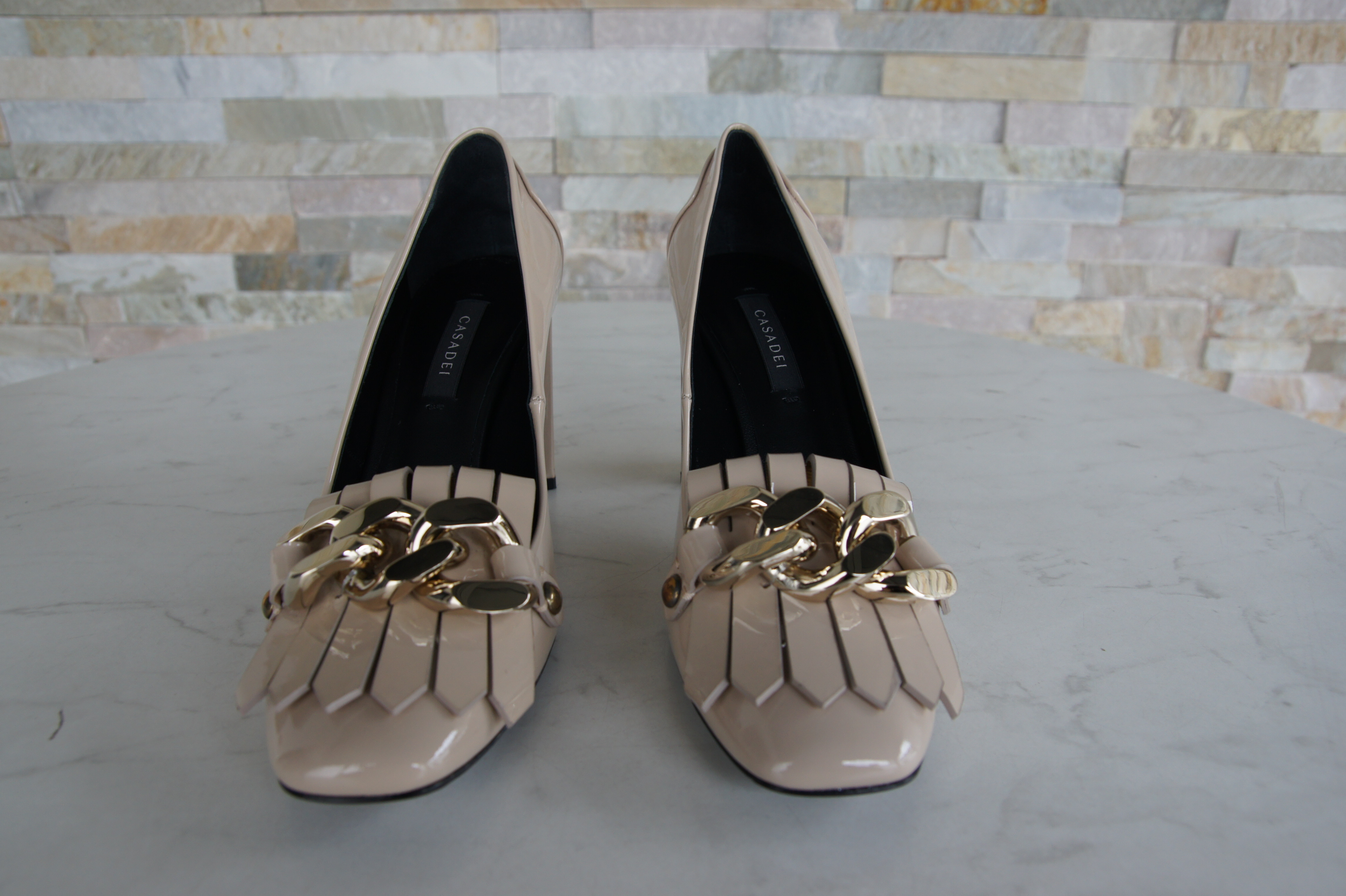 Casadei pumps patent chain blush