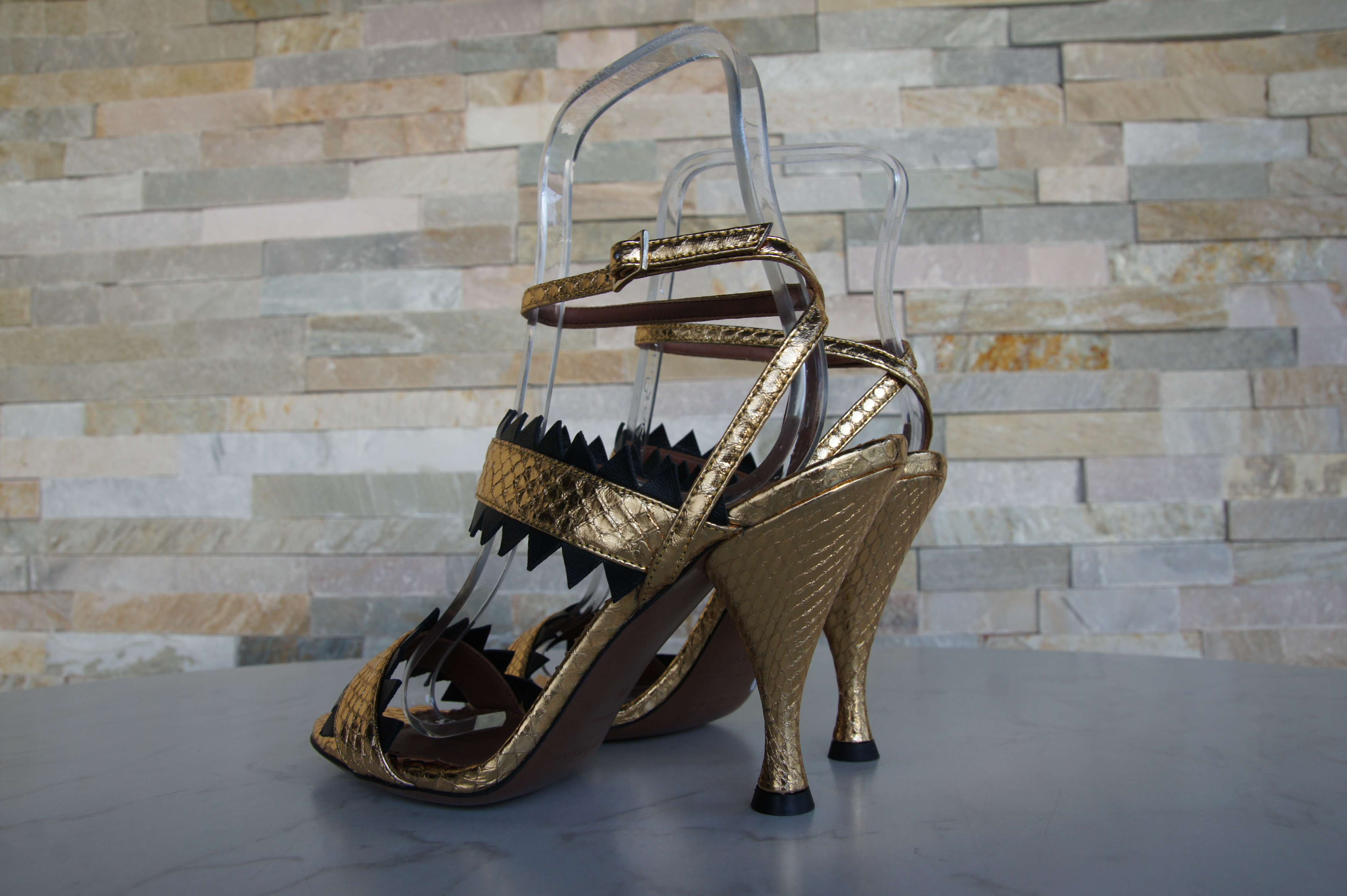 L'Autre Chose sandals snake gold black