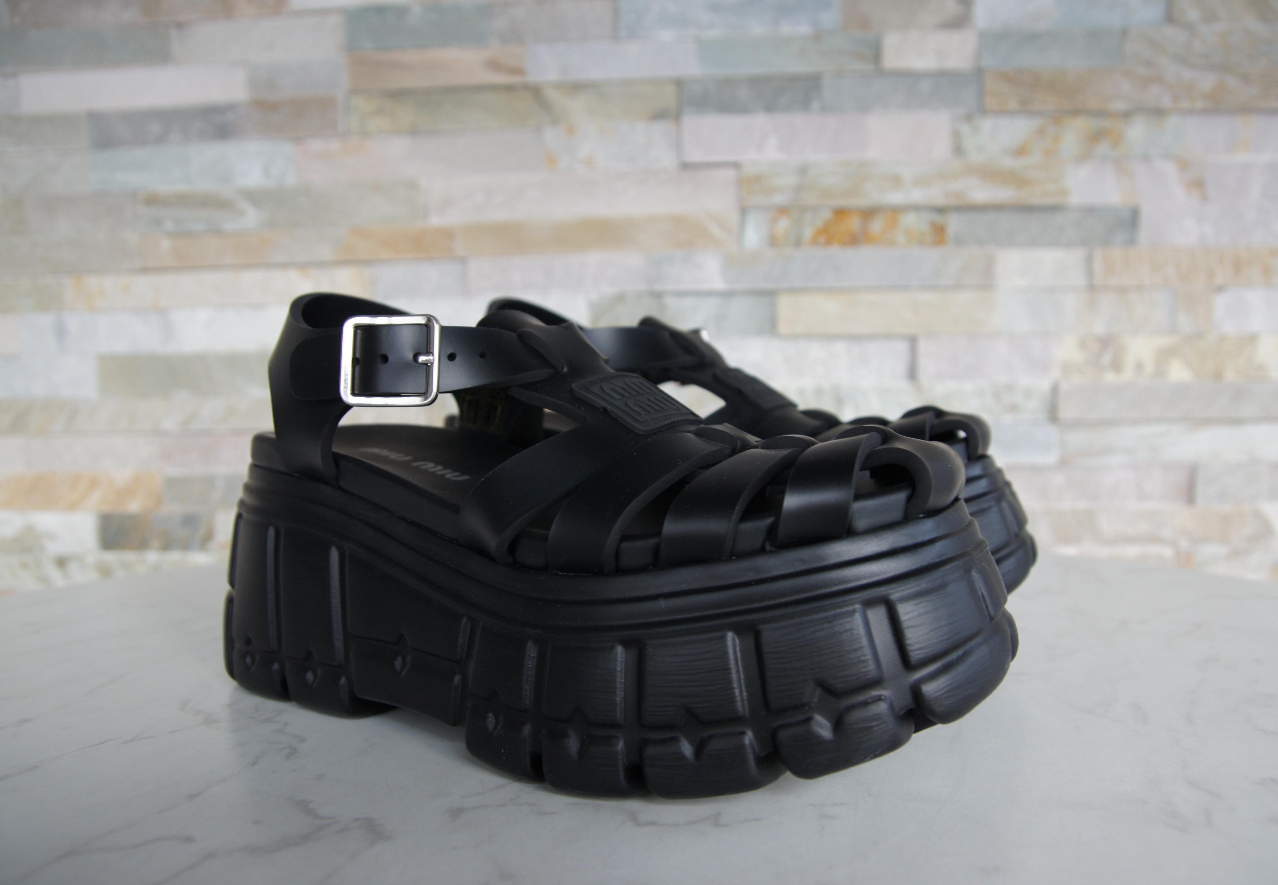 MIU MIU Plateau Sandalen schwarz