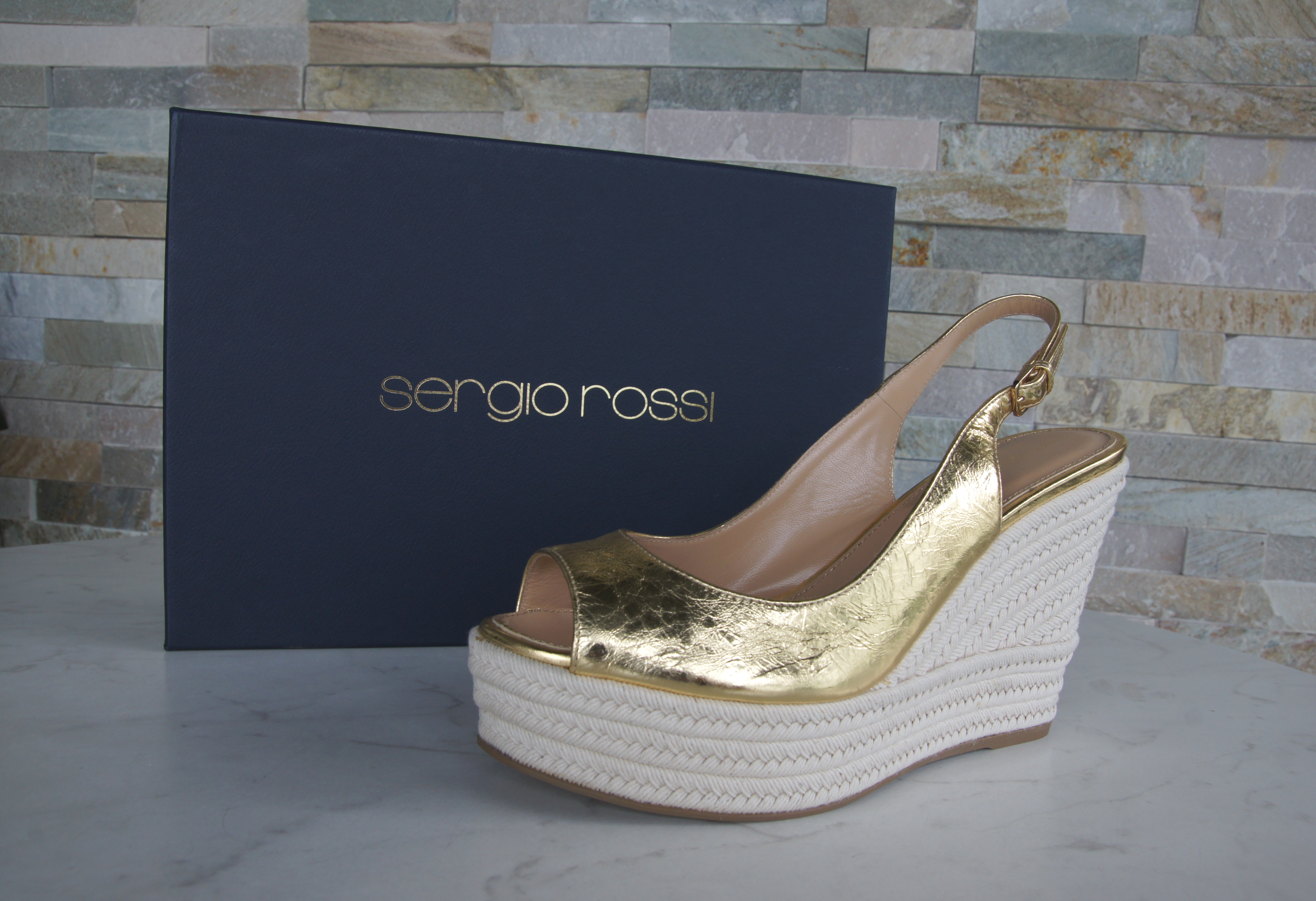 Sergio Rossi Plateau Sandaletten Wedges gold