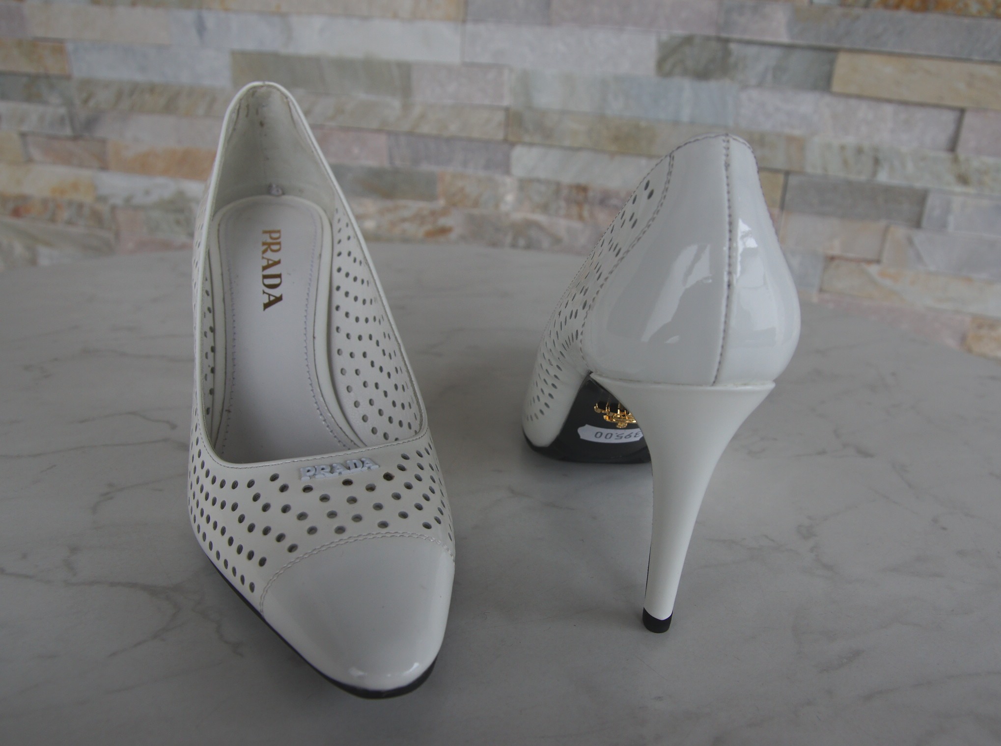 Prada Pumps Heels Lack weiss
