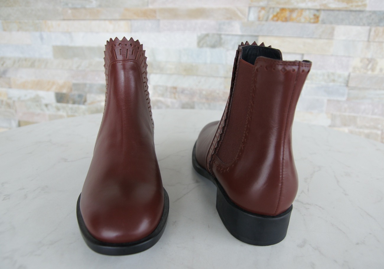 Tod's ankle boots chelsea booties brown