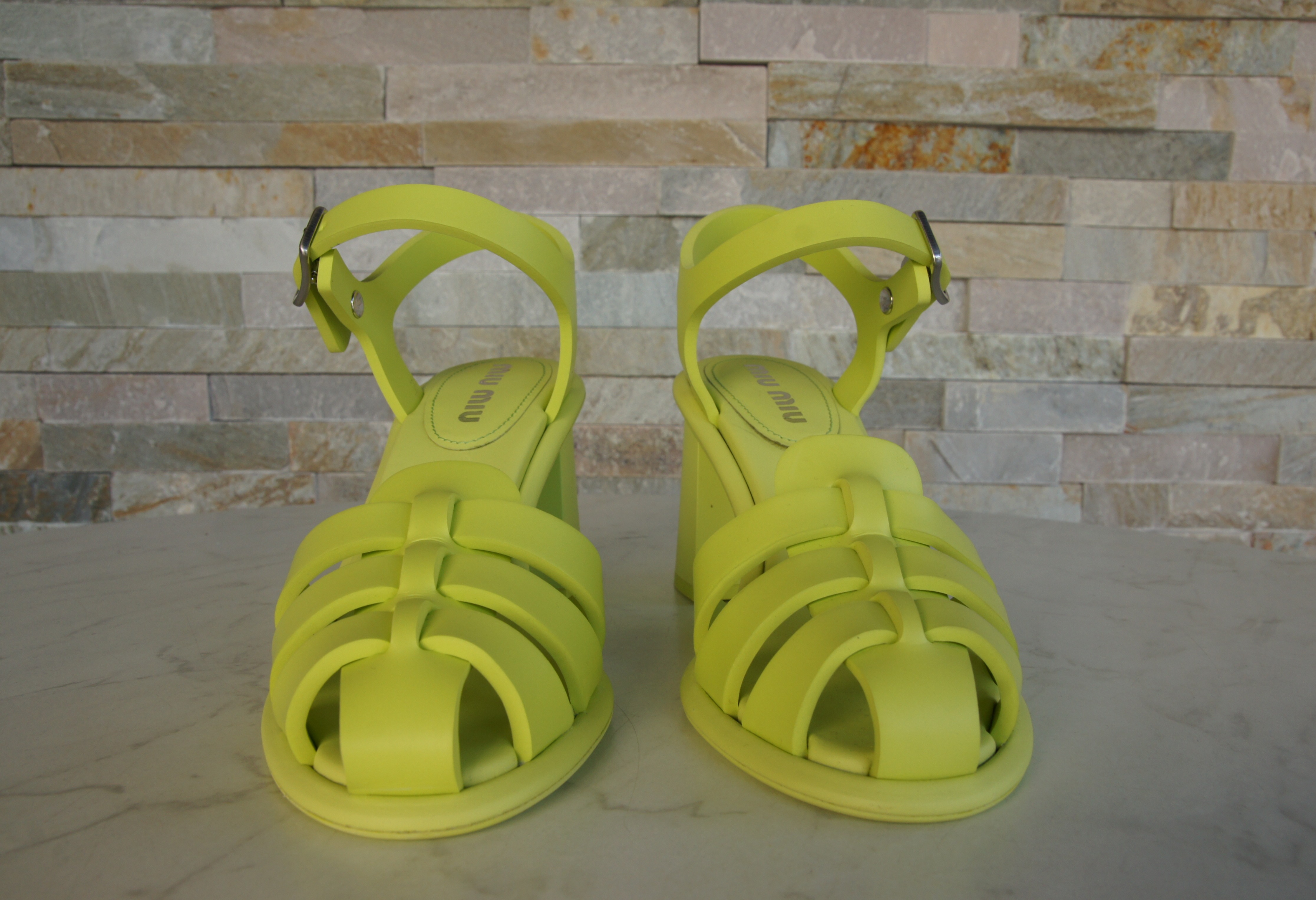 MIU MIU Sandaletten limone