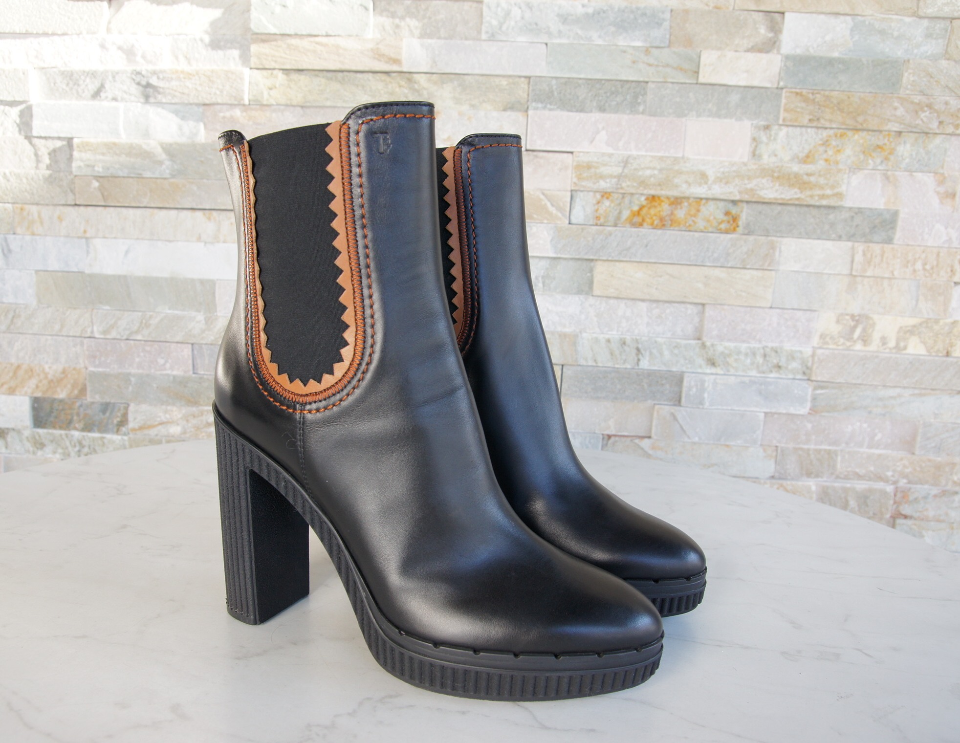tod's ankle boots booties black biscuit