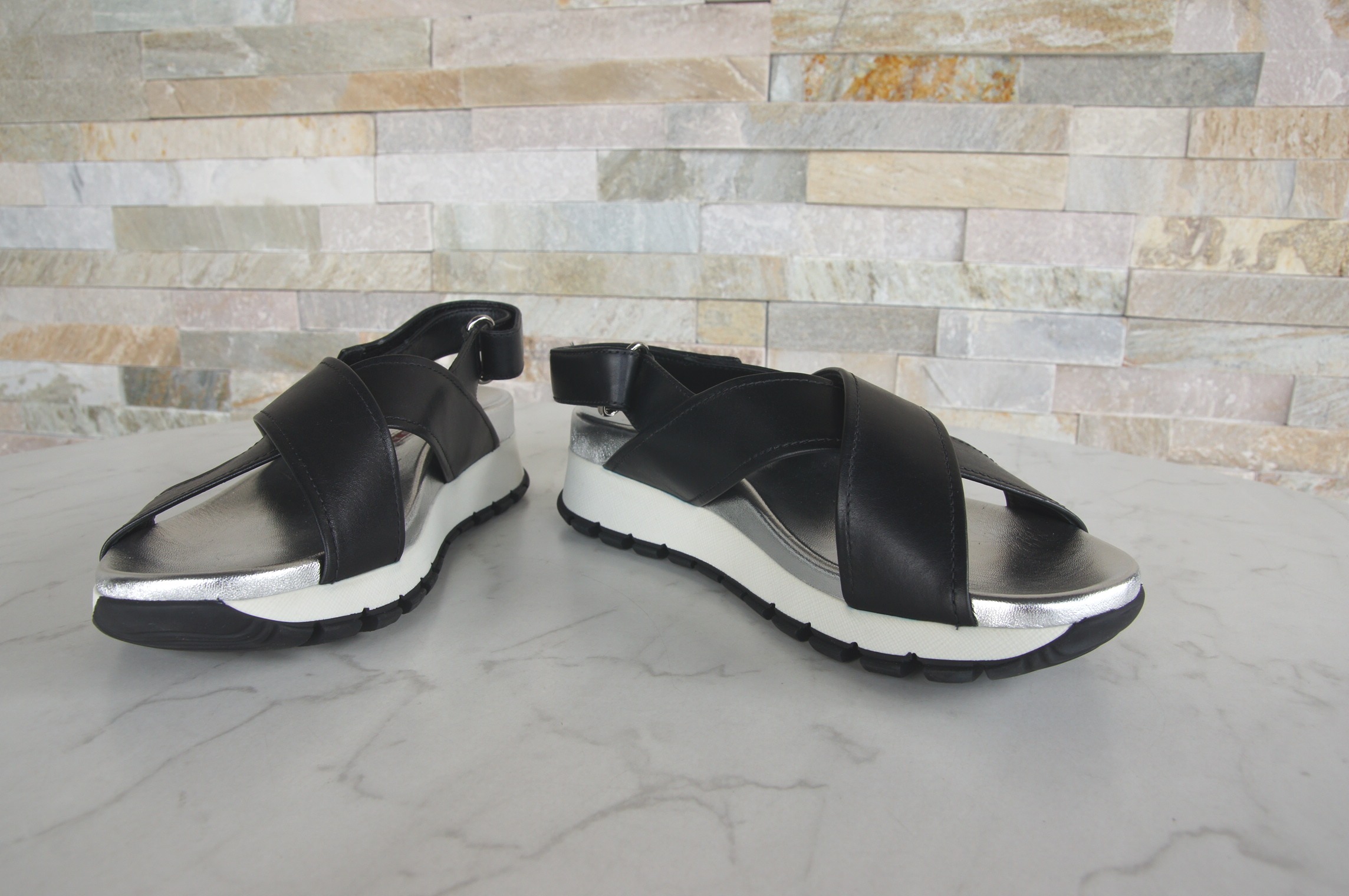 Prada Sandalen schwarz weiss